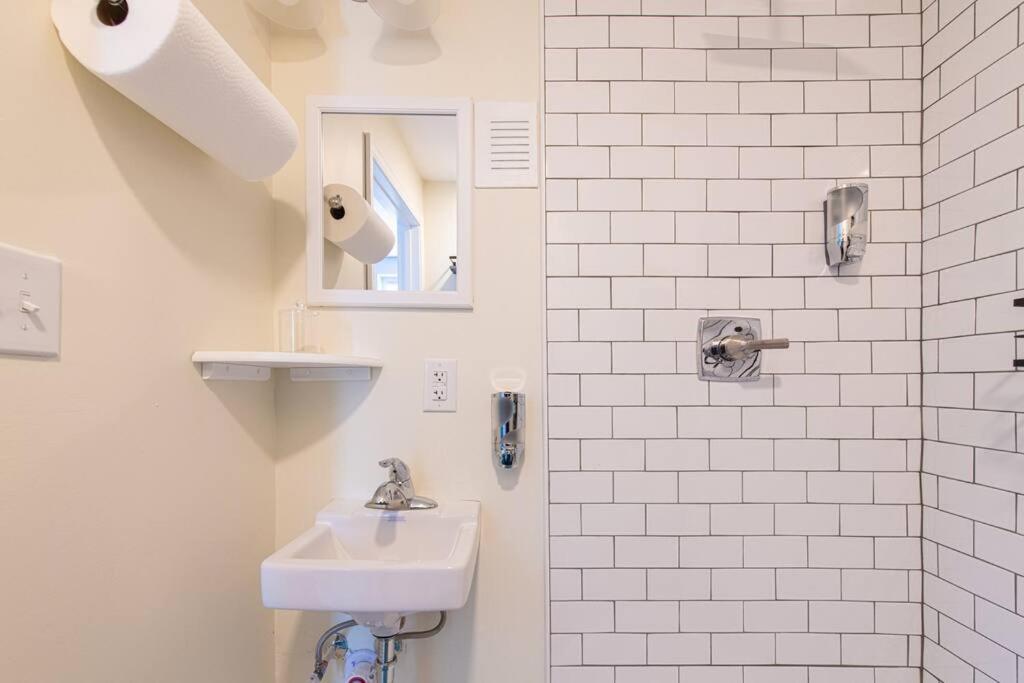 Thecozycorner In Concord Apartment Bagian luar foto